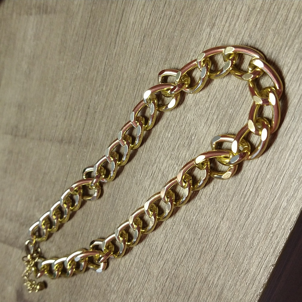 Goldtone Link Choker. Clasp Closure with Extender. Lightweight.